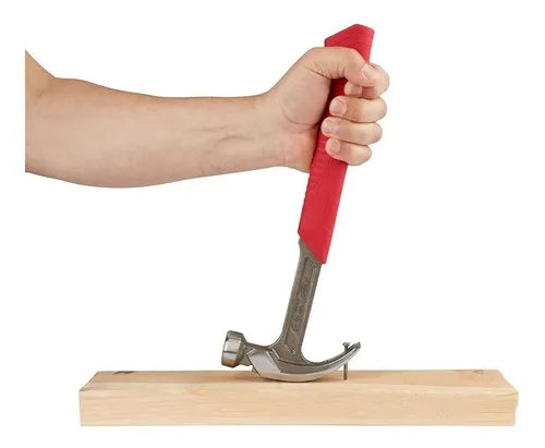 Martillo Carpintero Cara Lisa 20 Oz Milwaukee